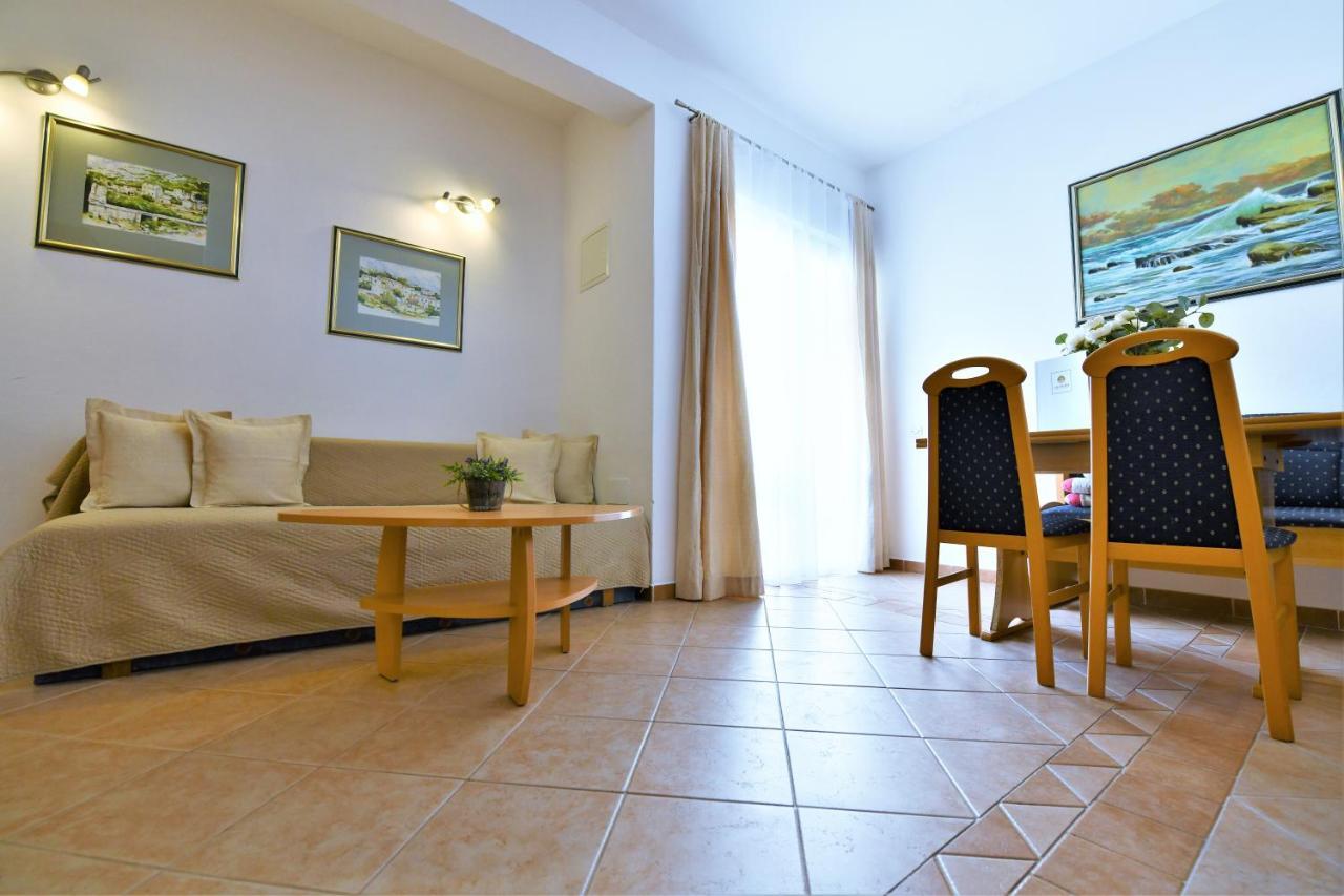 Villa Nora Tučepi Exterior foto